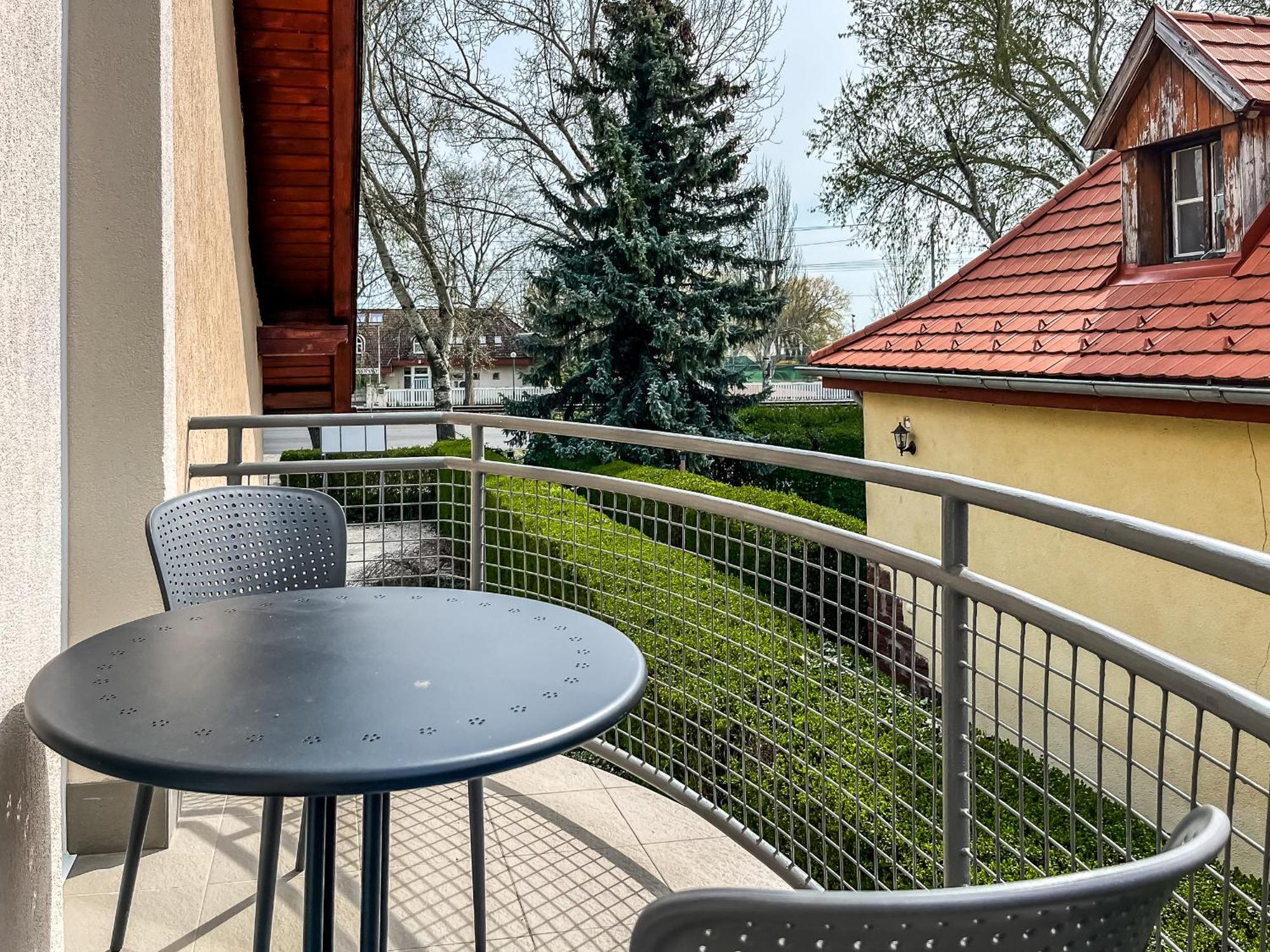 Villa 21 Boutique Rooms Balatonalmádi Exterior photo